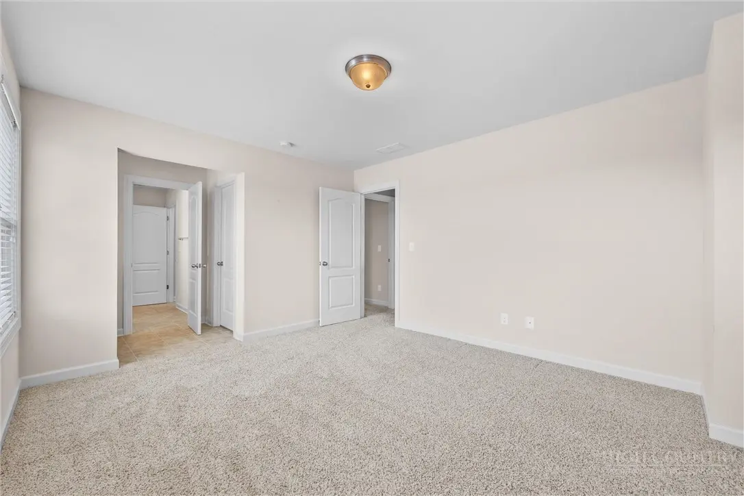 Image number 2 for the current listing