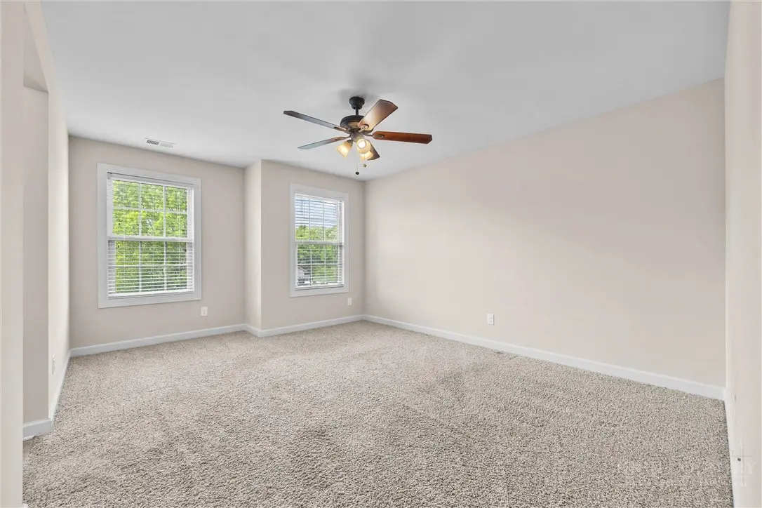 Image number 15 for the current listing