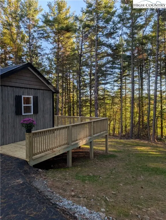 Image number 11 for the current listing
