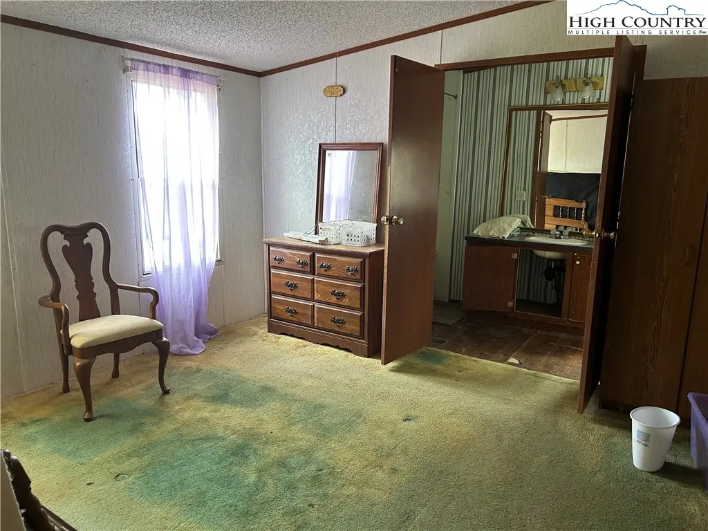 Image number 6 for the current listing