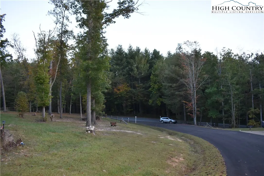 Image number 9 for the current listing
