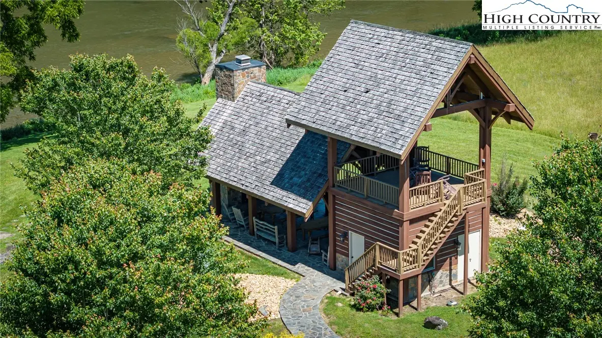 Image number 11 for the current listing