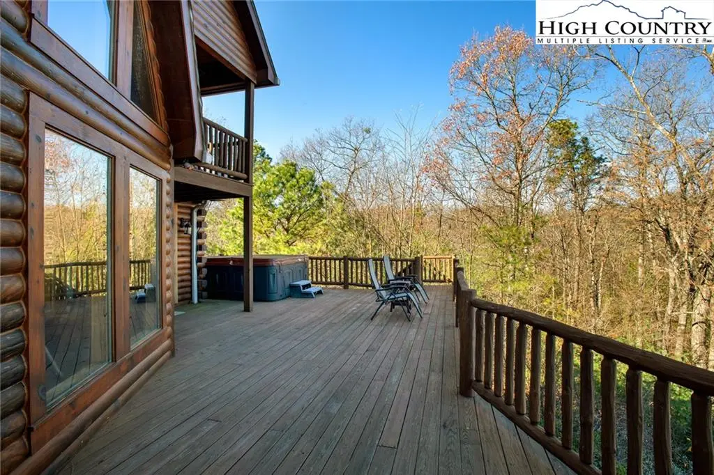 Image number 15 for the current listing