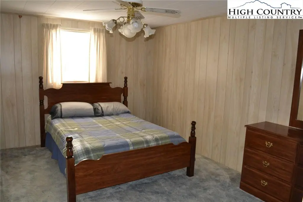 Image number 6 for the current listing
