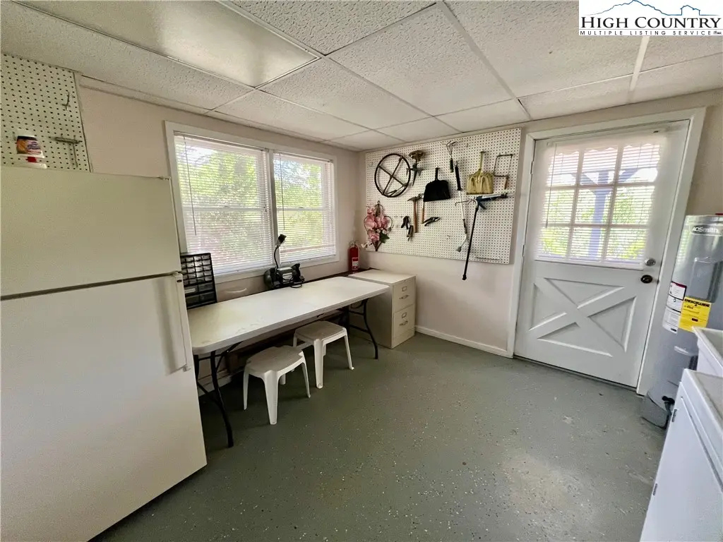 Image number 5 for the current listing
