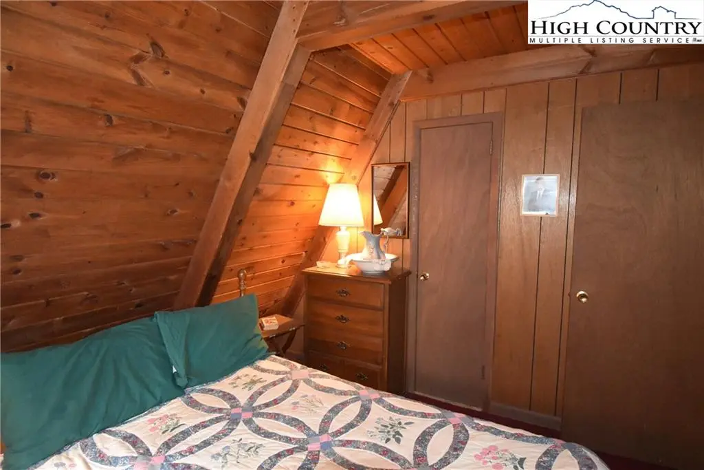 Image number 8 for the current listing