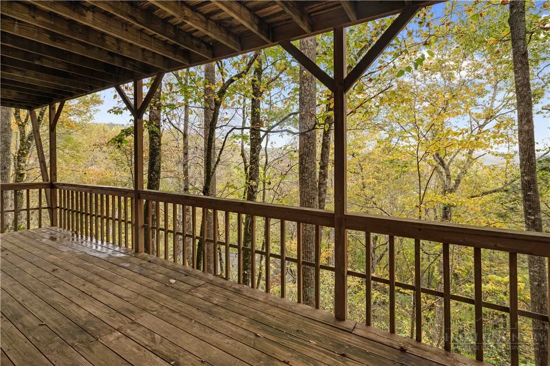 Image number 14 for the current listing