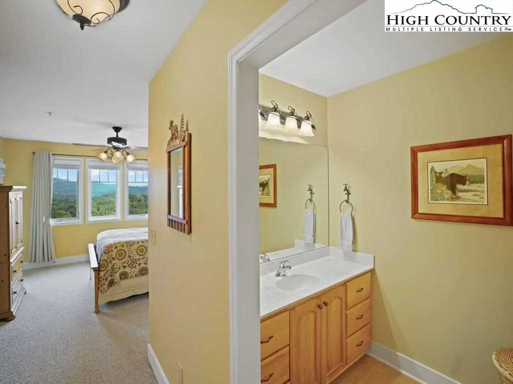 Image number 18 for the current listing