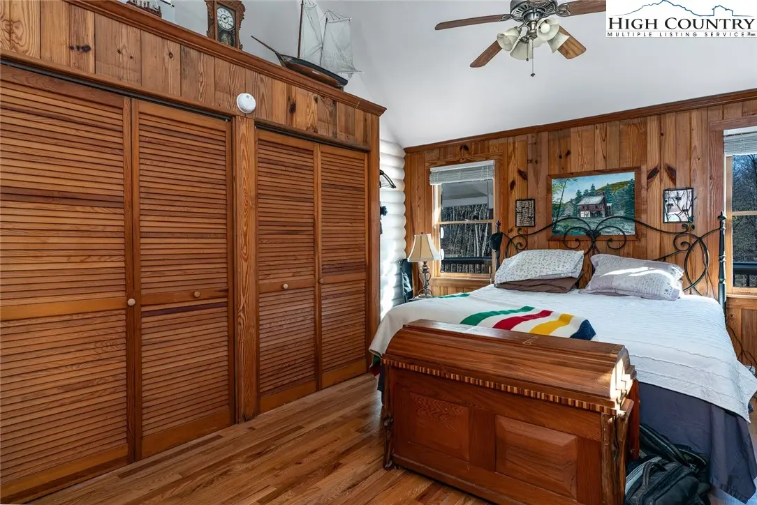 Image number 7 for the current listing