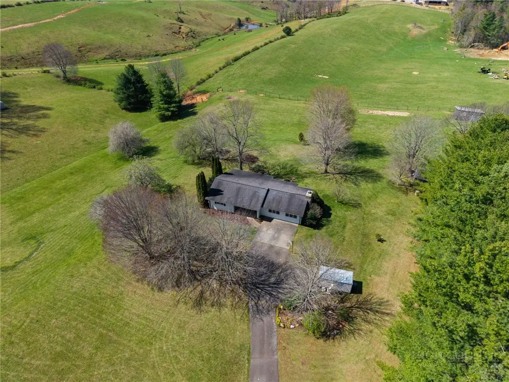 Image number 2 for the current listing