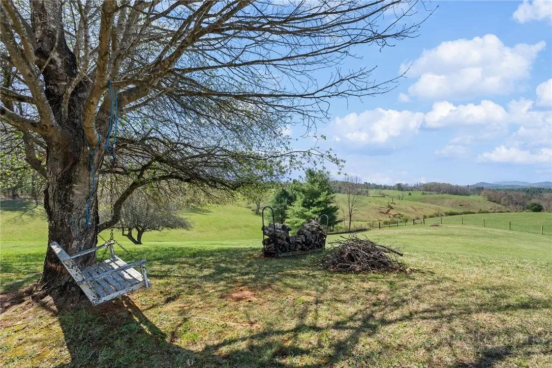 Image number 20 for the current listing