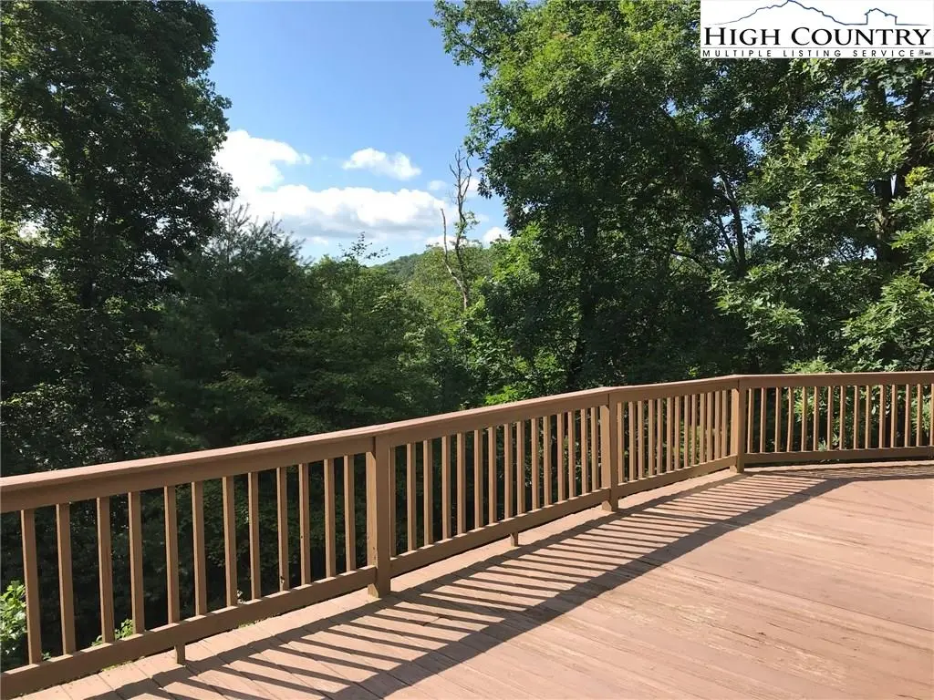 Image number 5 for the current listing
