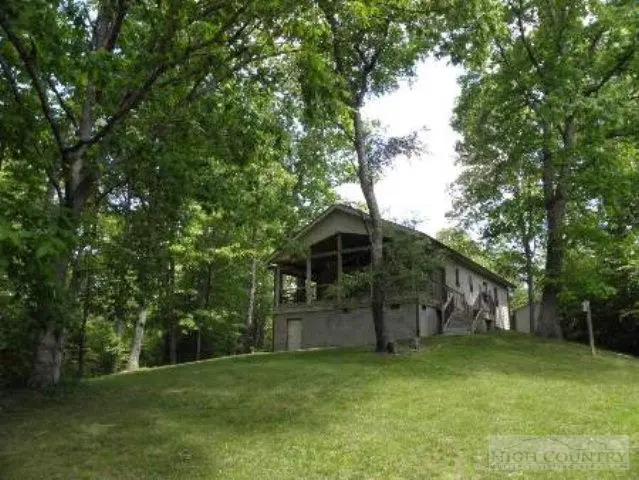 Image number 16 for the current listing