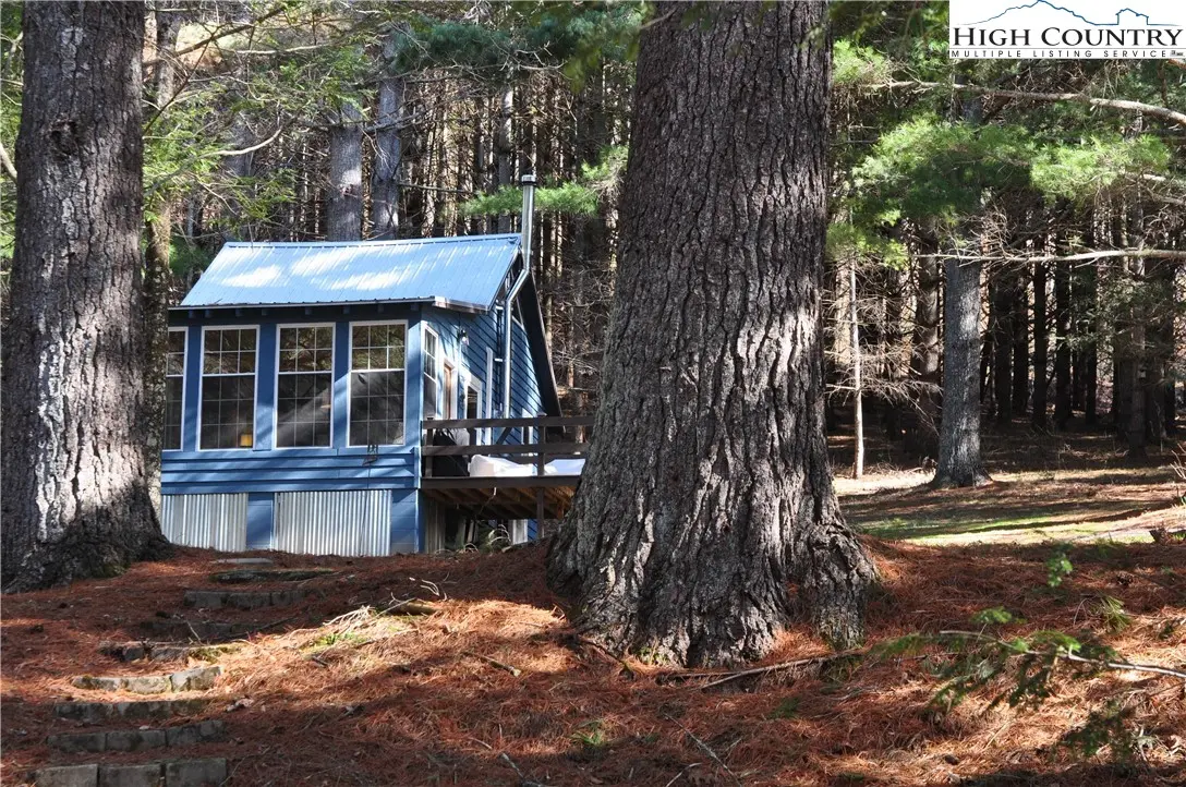 Image number 21 for the current listing