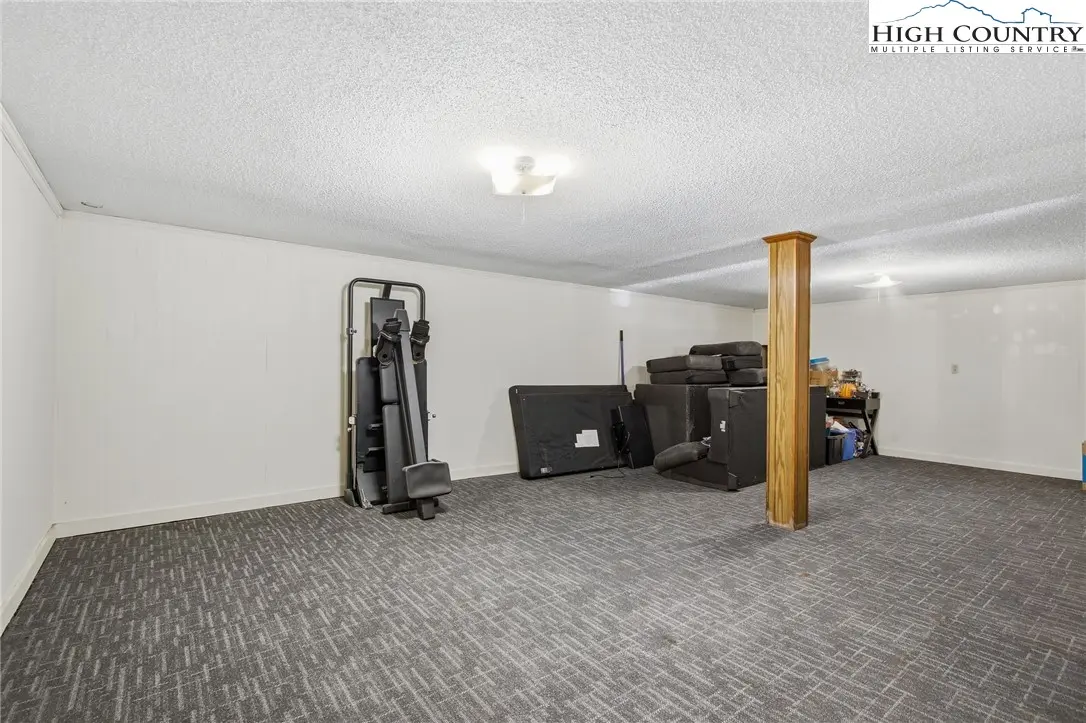 Image number 3 for the current listing