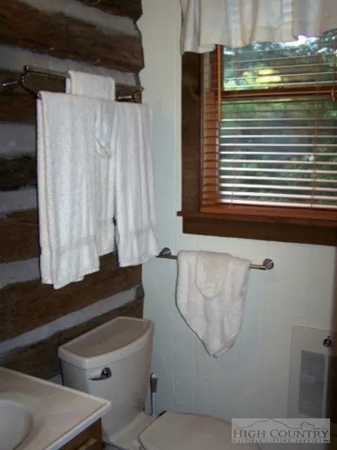 Image number 5 for the current listing