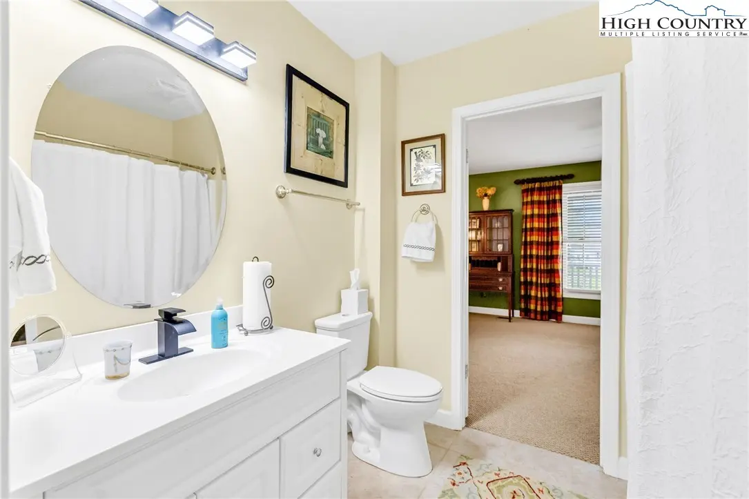 Image number 4 for the current listing