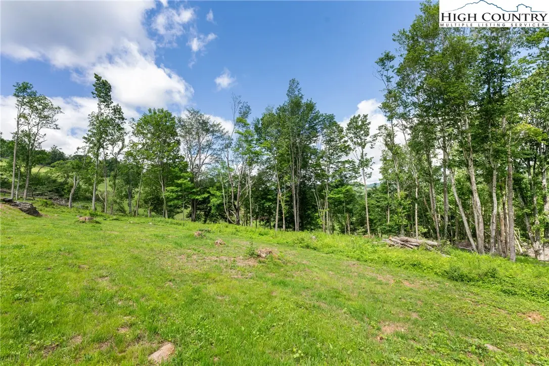 Image number 18 for the current listing