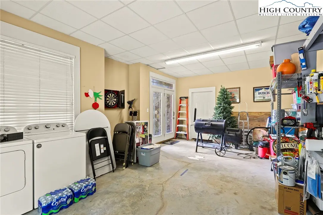 Image number 10 for the current listing