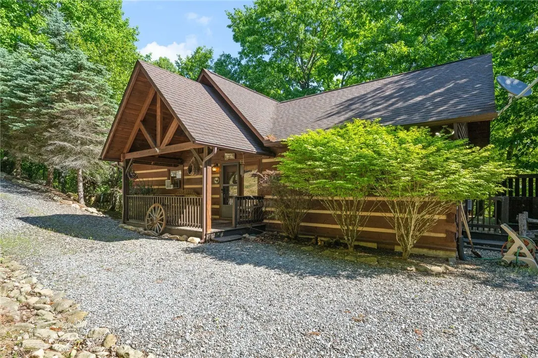 Image number 1 for the current listing