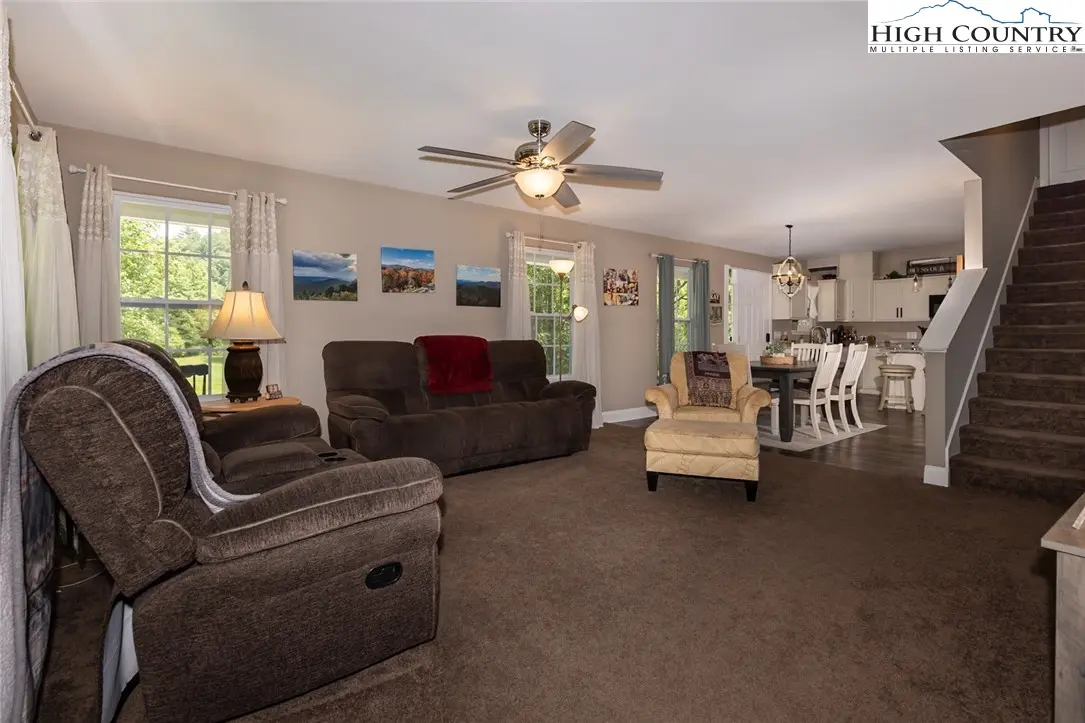 Image number 12 for the current listing