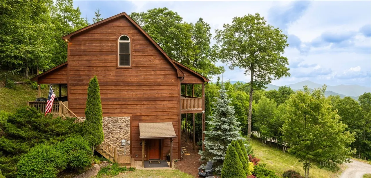 Image number 1 for the current listing