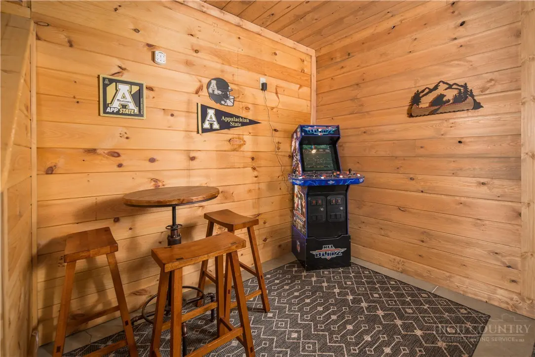 Image number 3 for the current listing