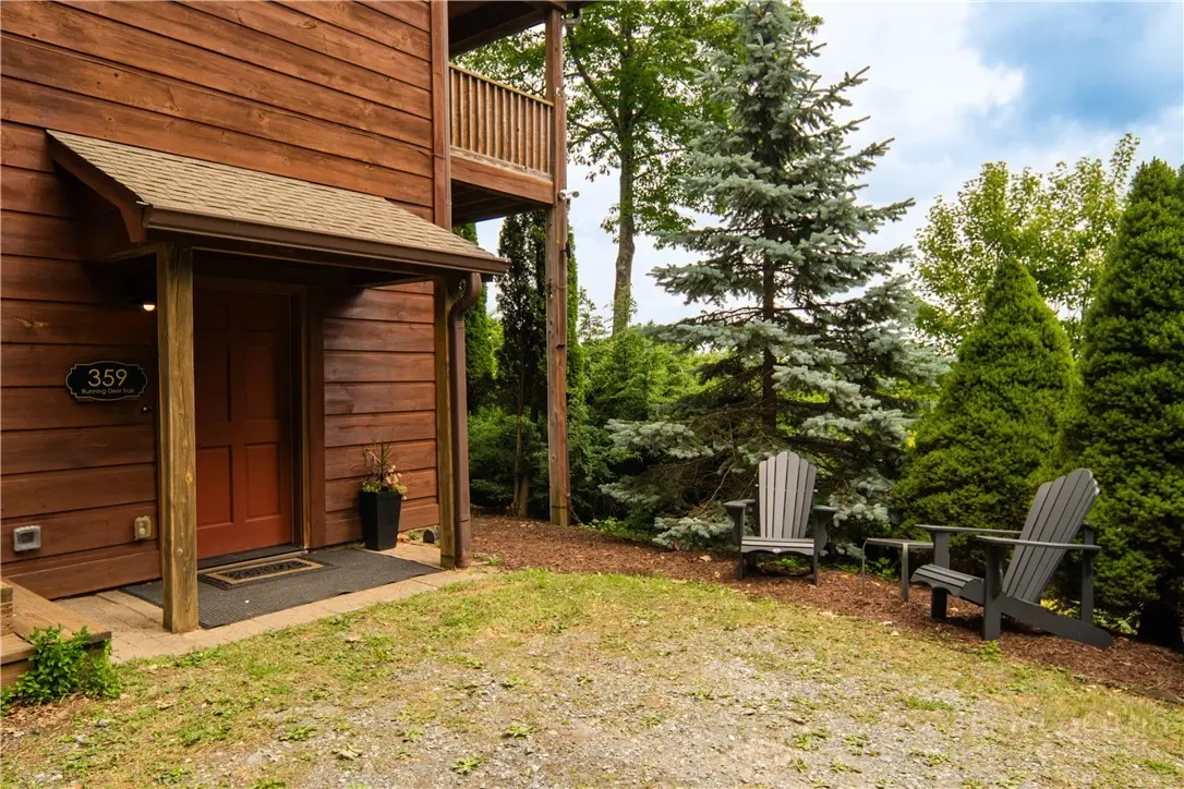 Image number 16 for the current listing