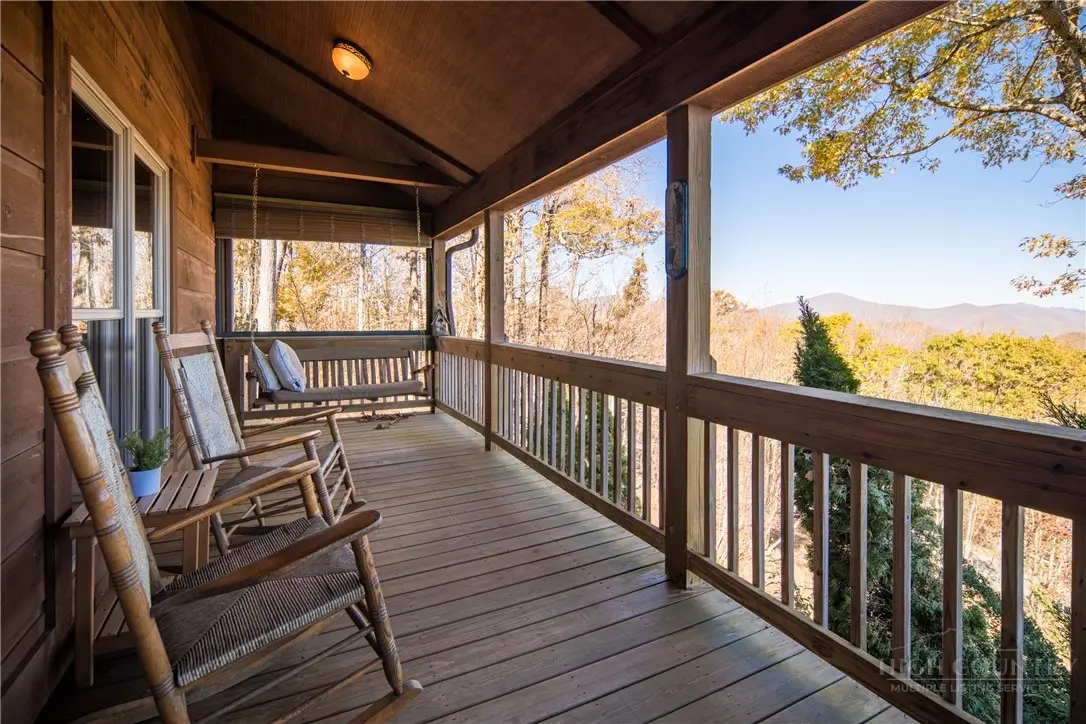 Image number 19 for the current listing