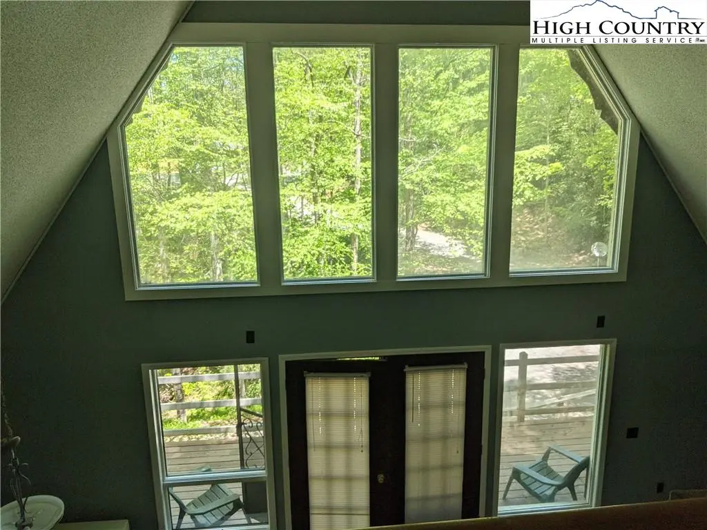 Image number 20 for the current listing