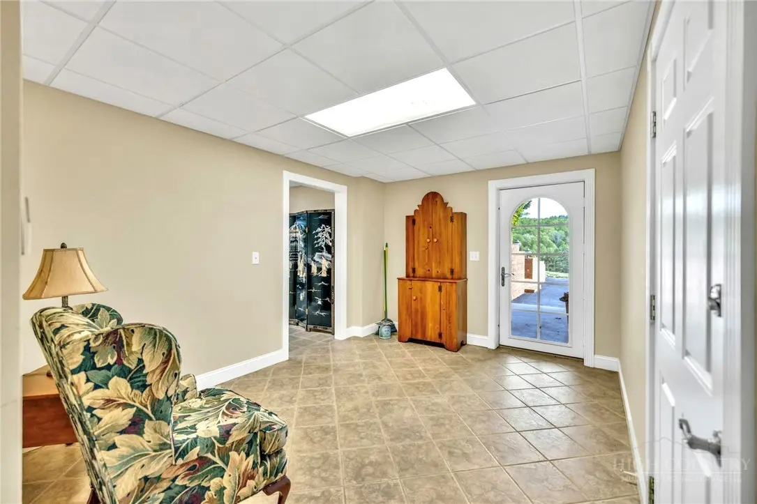 Image number 16 for the current listing
