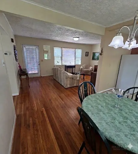 Image number 18 for the current listing