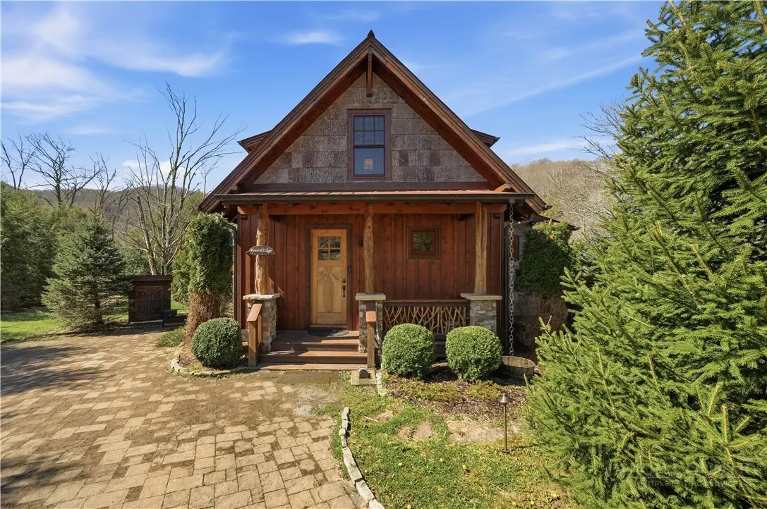 Image number 15 for the current listing