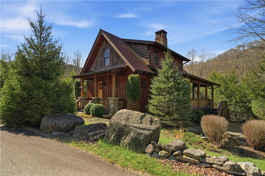 Image number 16 for the current listing