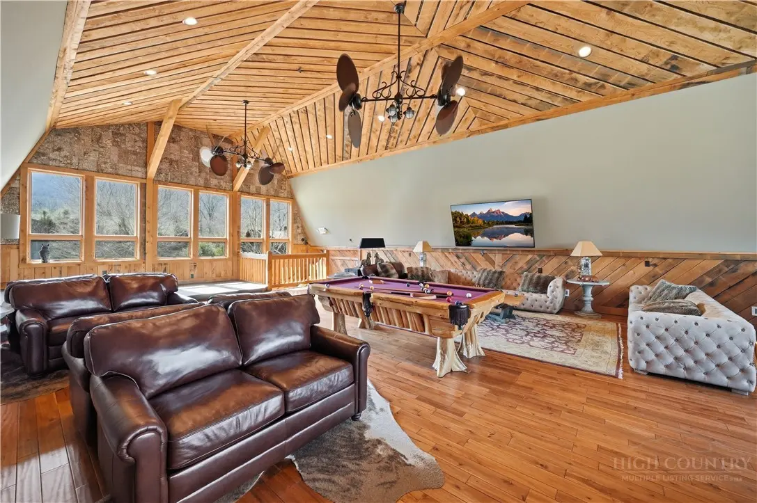 Image number 7 for the current listing