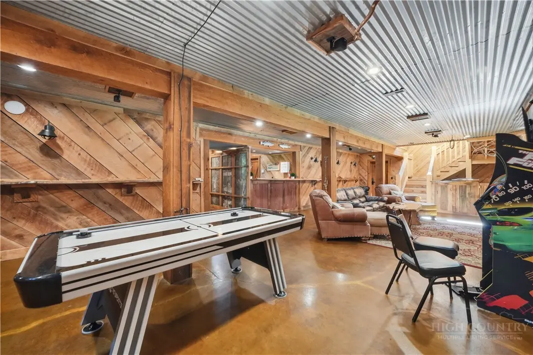 Image number 8 for the current listing