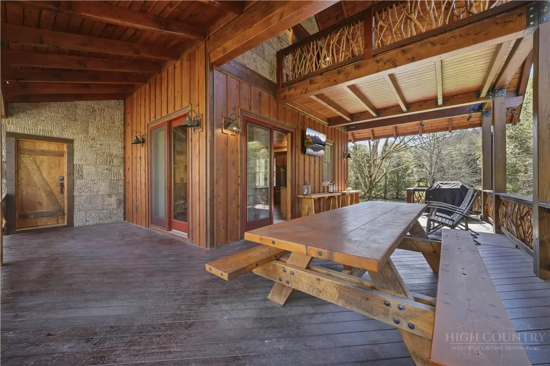 Image number 3 for the current listing