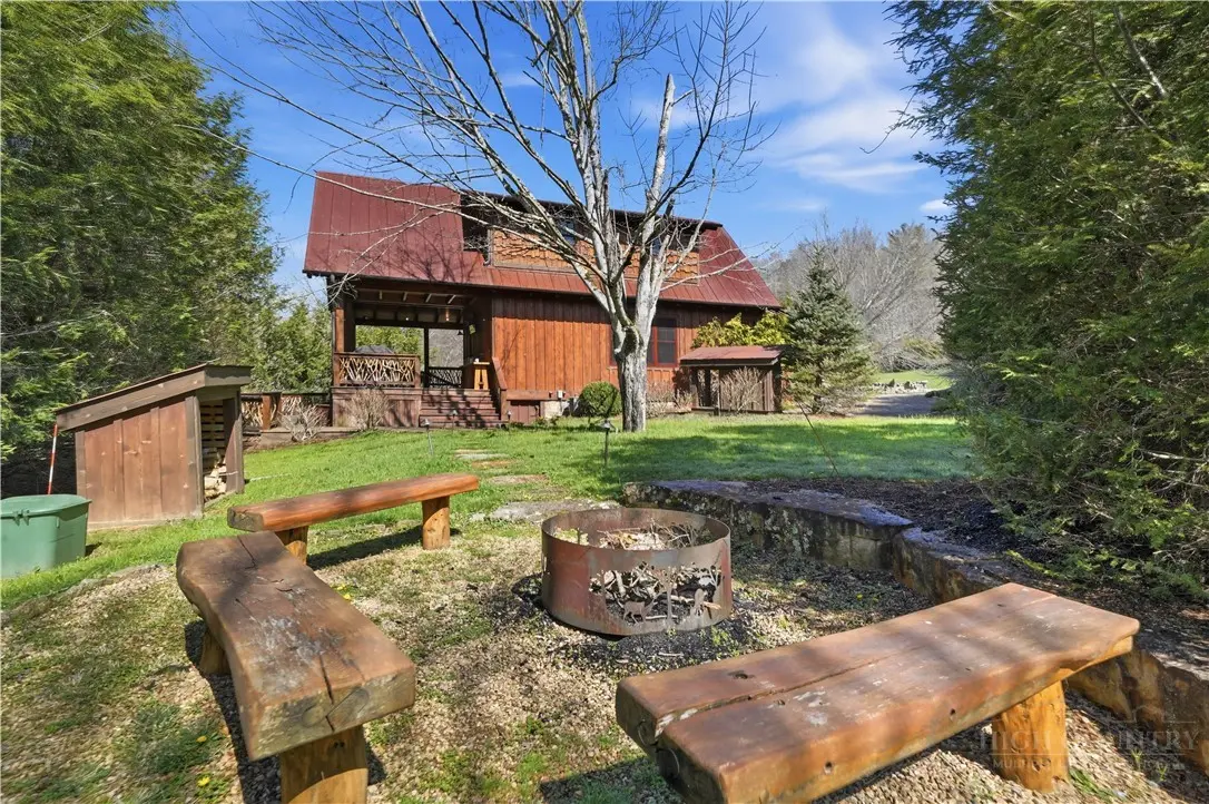 Image number 12 for the current listing