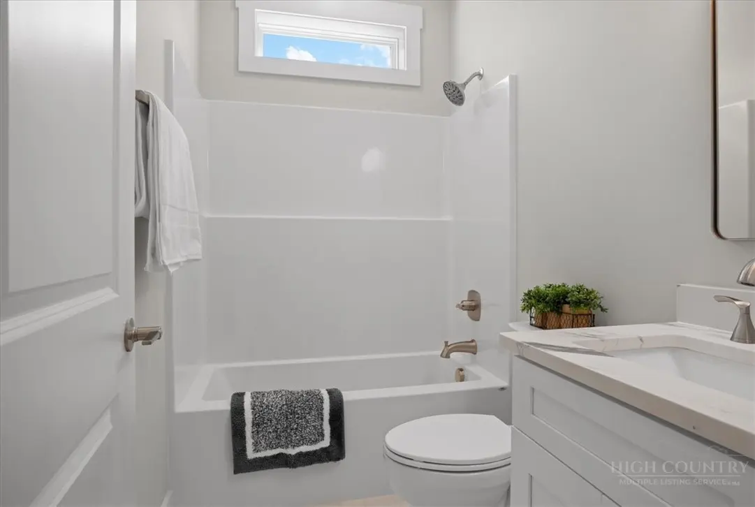 Image number 11 for the current listing