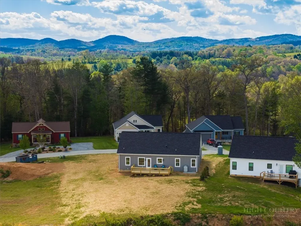 Image number 18 for the current listing