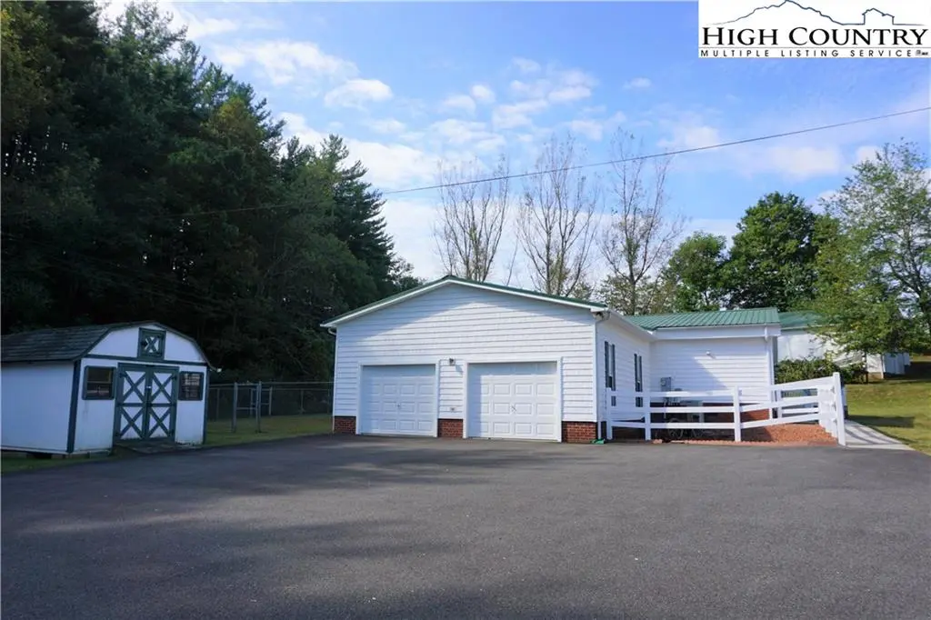 Image number 19 for the current listing