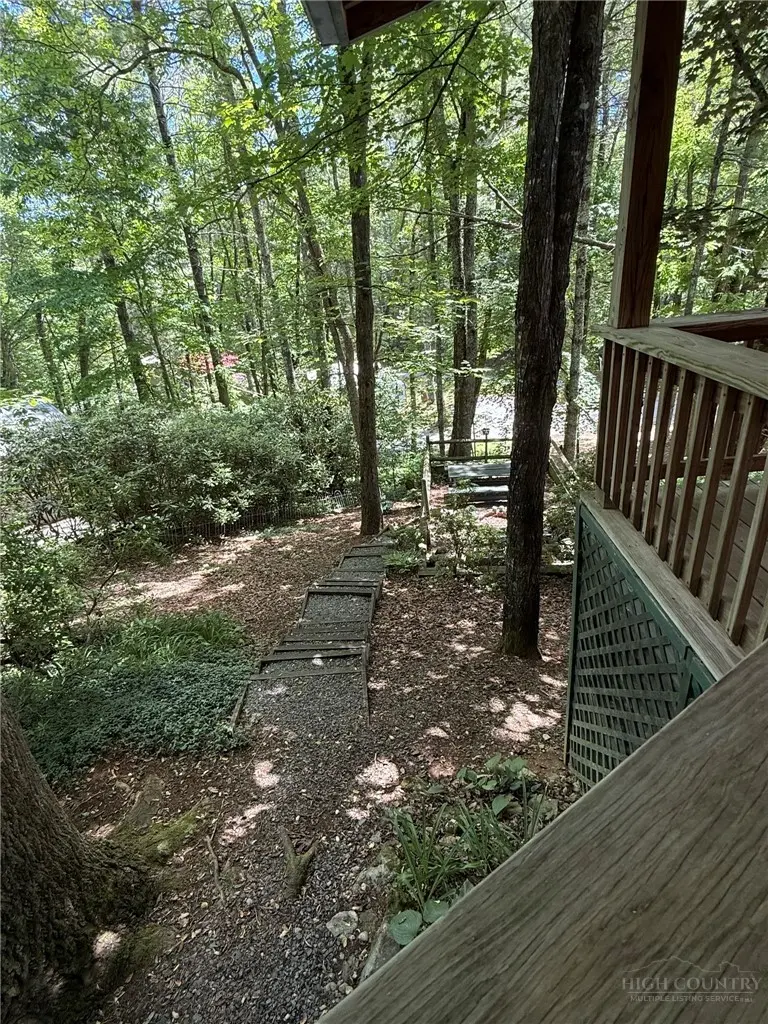 Image number 20 for the current listing