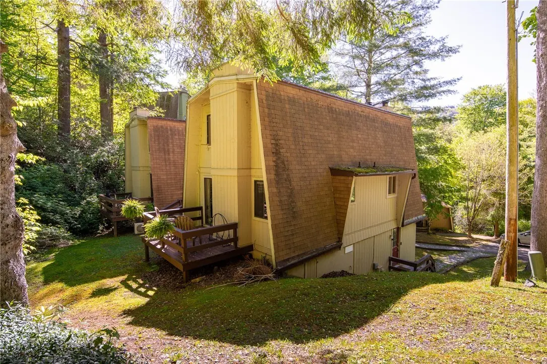 Image number 16 for the current listing