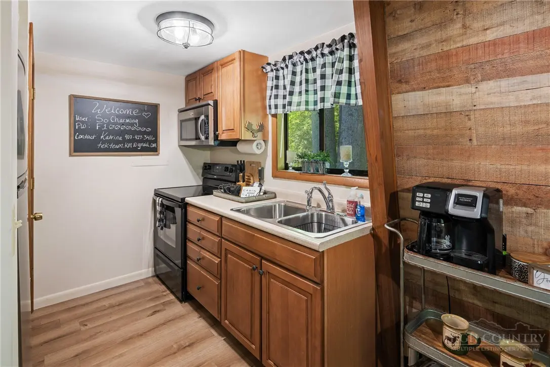 Image number 2 for the current listing