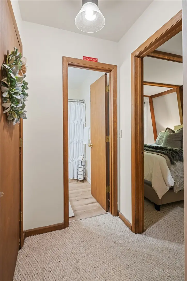 Image number 4 for the current listing
