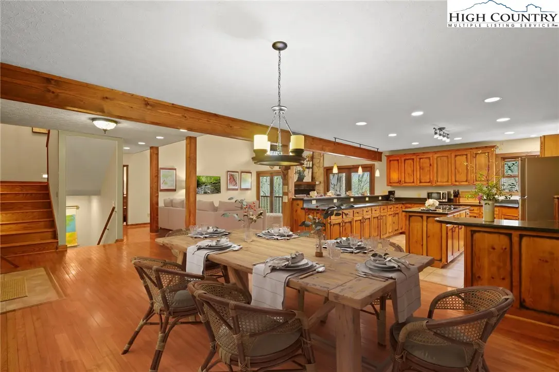 Image number 5 for the current listing