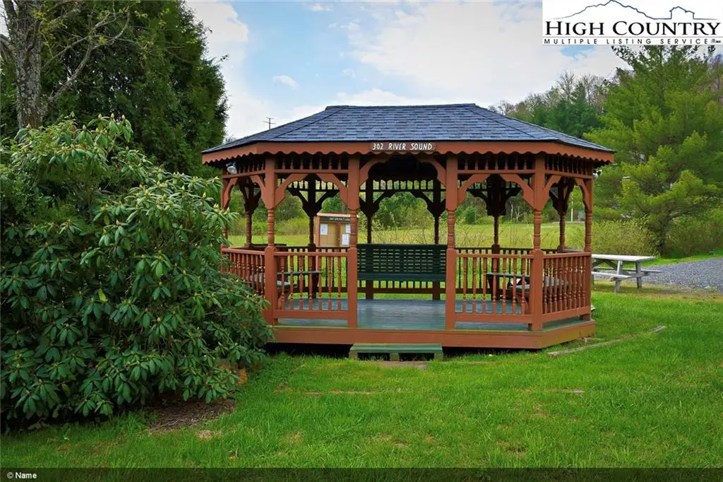Image number 23 for the current listing