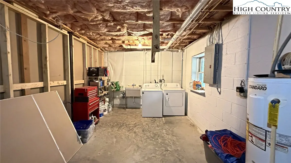 Image number 19 for the current listing