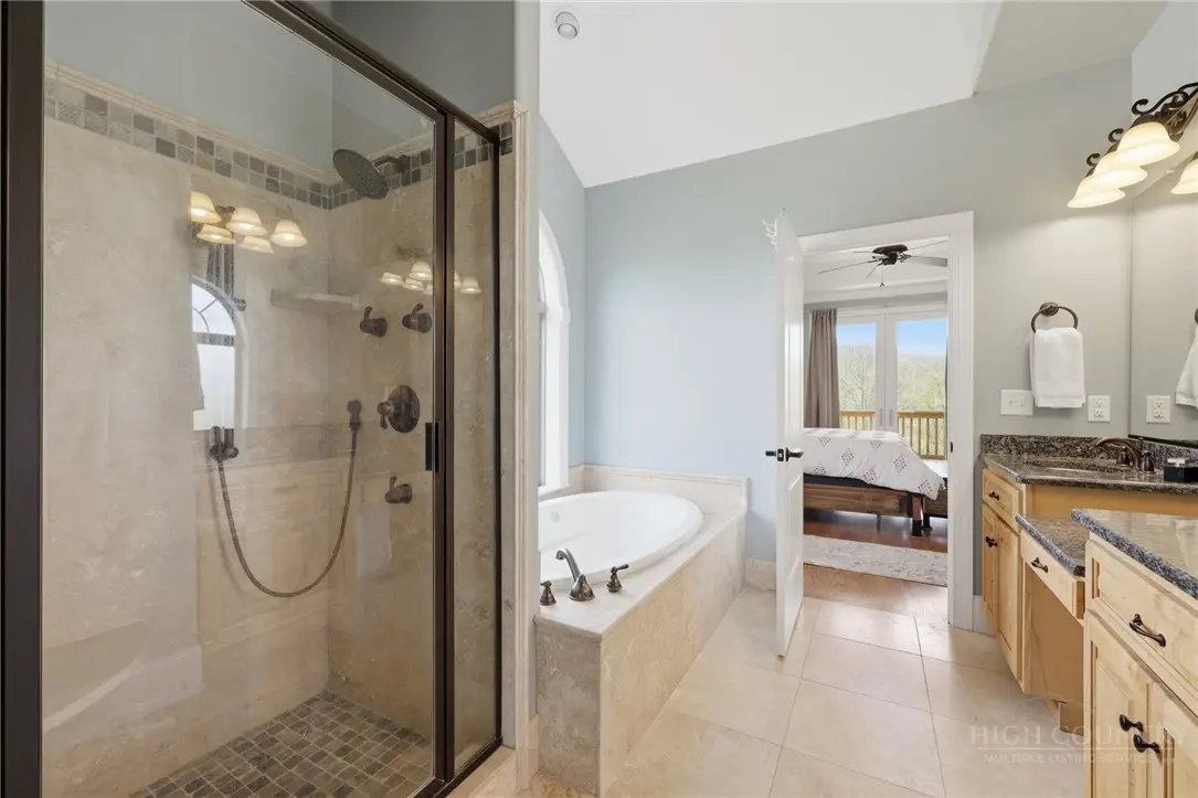 Image number 6 for the current listing