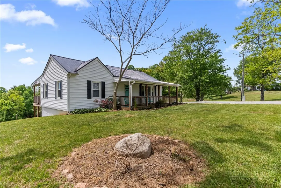 Image number 1 for the current listing